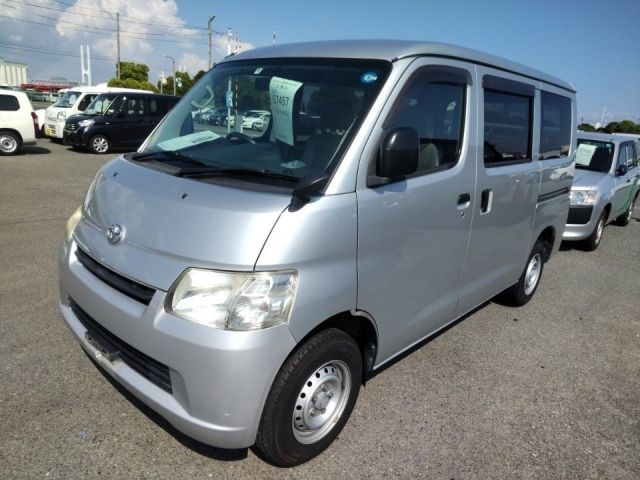 7457 Toyota Town ace van S402M 2017 г. (LUM Kobe Nyusatsu)